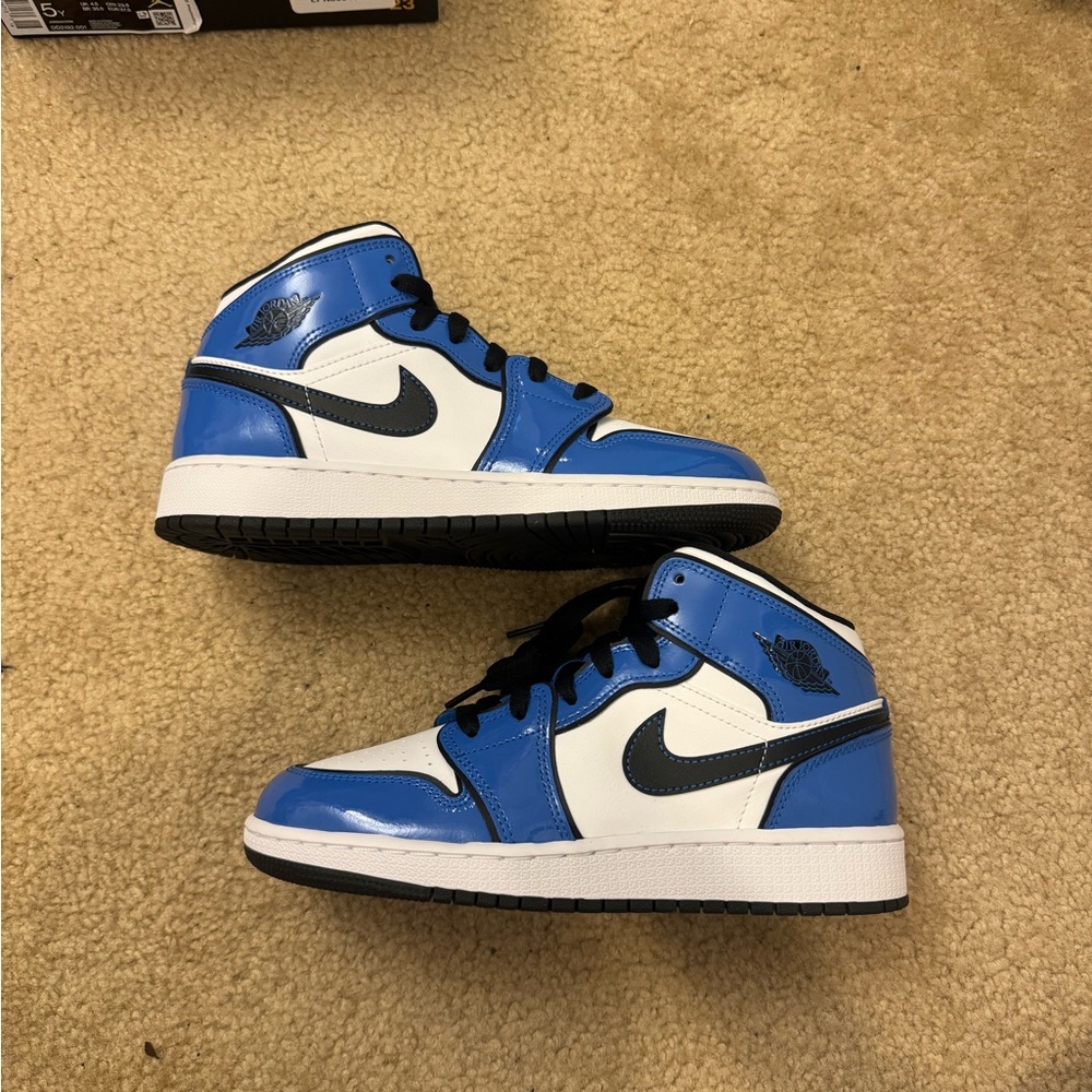 Brand new patent leather blue GS 5Y or 6.5W jordan 1 mid